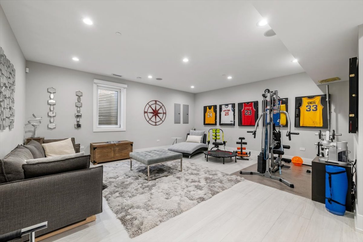 1341 Pfingsten Road Northbrook, IL 60062 - Photo 40 of 67