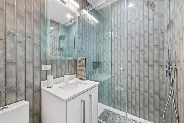 $2,495,000 | 1341 Pfingsten Road, Northbrook, IL 60062