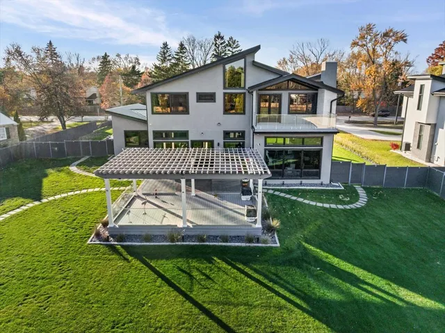 $2,495,000 | 1341 Pfingsten Road, Northbrook, IL 60062