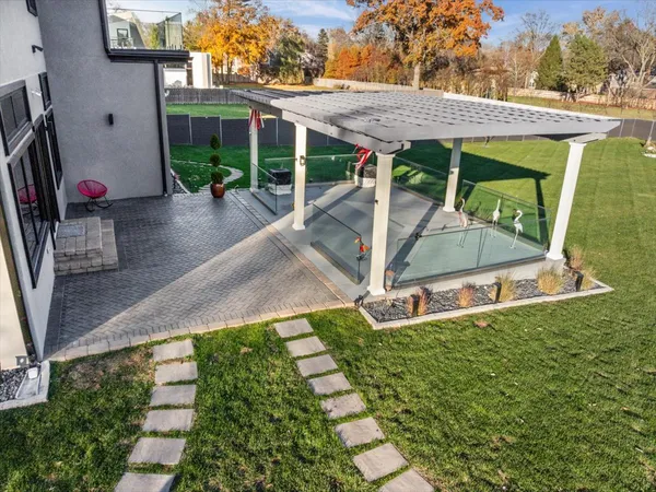 $2,275,000 | 1341 Pfingsten Road, Northbrook, IL 60062