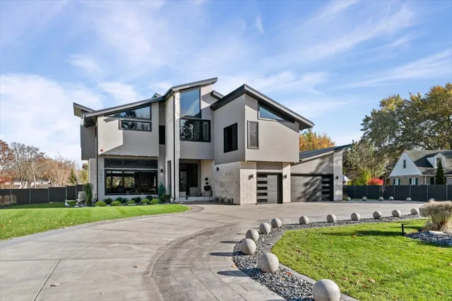 $2,495,000 | 1341 Pfingsten Road, Northbrook, IL 60062