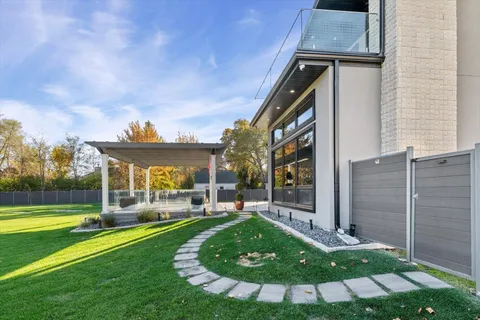 $2,495,000 | 1341 Pfingsten Road, Northbrook, IL 60062