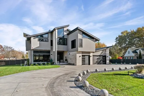 $2,275,000 | 1341 Pfingsten Road, Northbrook, IL 60062