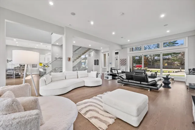 $2,495,000 | 1341 Pfingsten Road, Northbrook, IL 60062