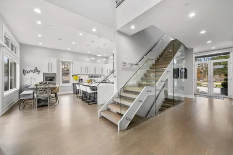 $2,275,000 | 1341 Pfingsten Road, Northbrook, IL 60062