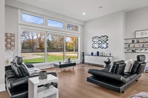 $2,275,000 | 1341 Pfingsten Road, Northbrook, IL 60062