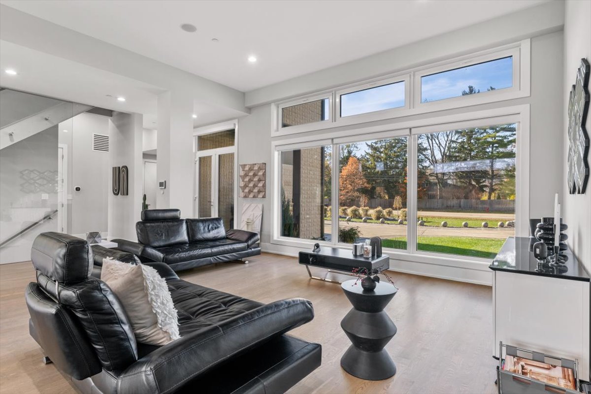 1341 Pfingsten Road Northbrook, IL 60062 - Photo 9 of 67