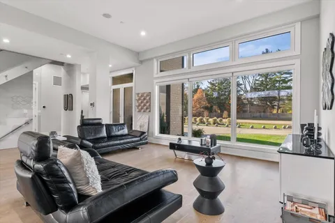 $2,275,000 | 1341 Pfingsten Road, Northbrook, IL 60062