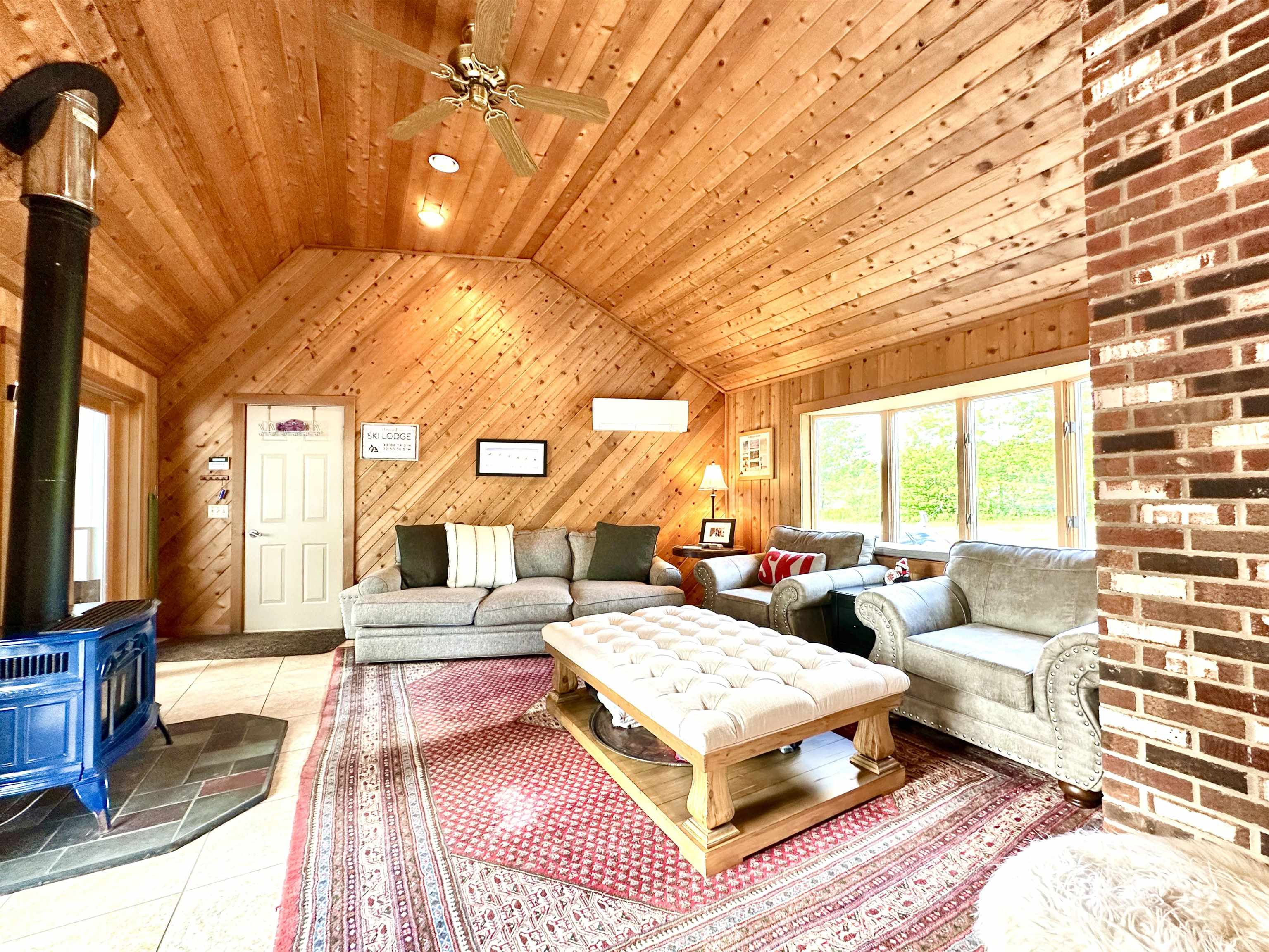 252 Ray Hill Road Wilmington, VT 05363 - Photo 3 of 24 Gallery Image 3