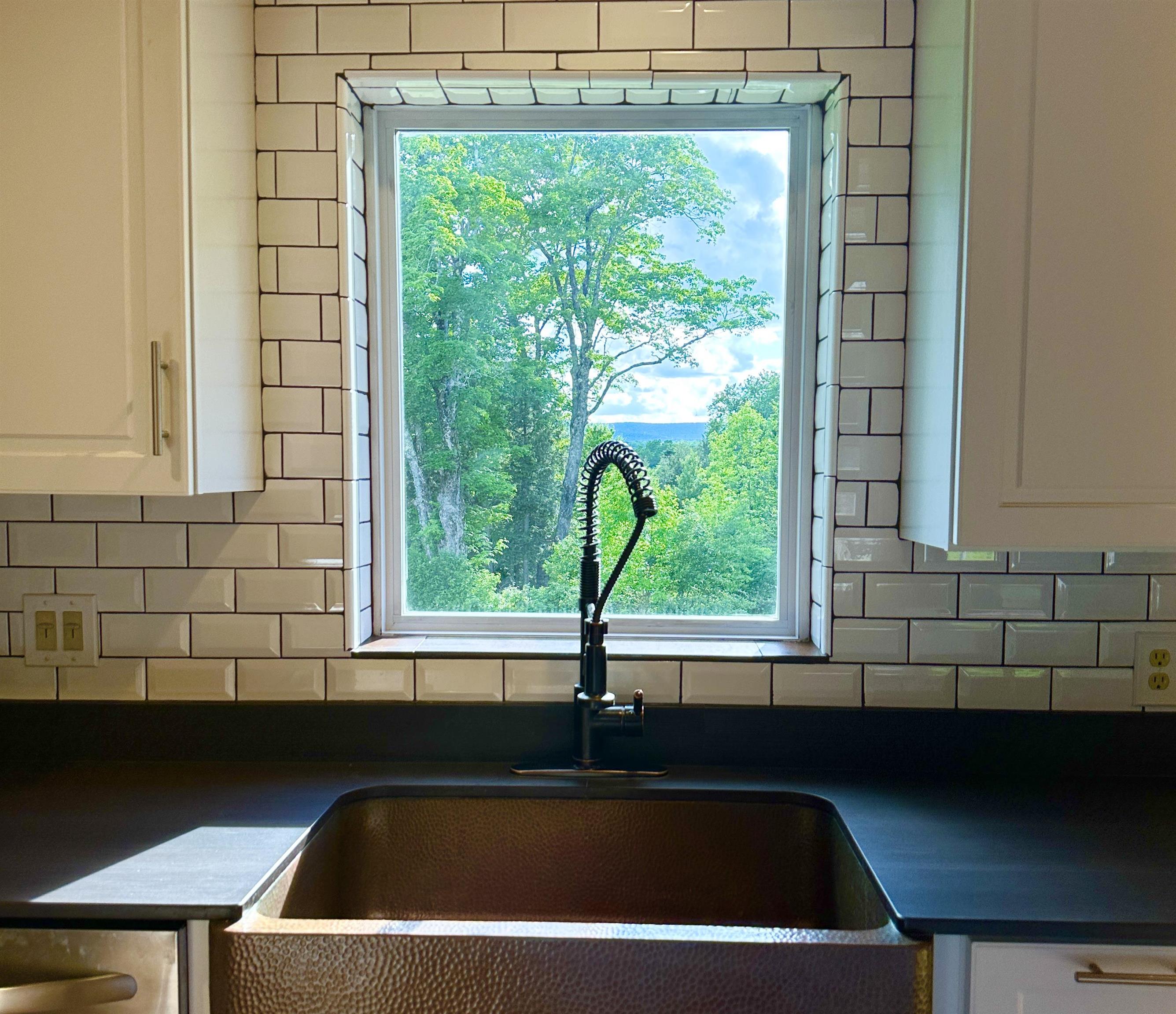 252 Ray Hill Road Wilmington, VT 05363 - Photo 5 of 24 Gallery Image 5