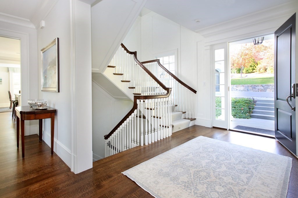 172 Chestnut Hill Road Newton, MA 02467 - Photo 4 of 42