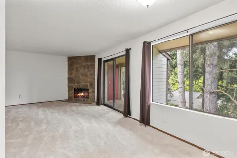 $399,000 | 16200 Northeast 12th Court, Unit D59, Bellevue, WA 98008