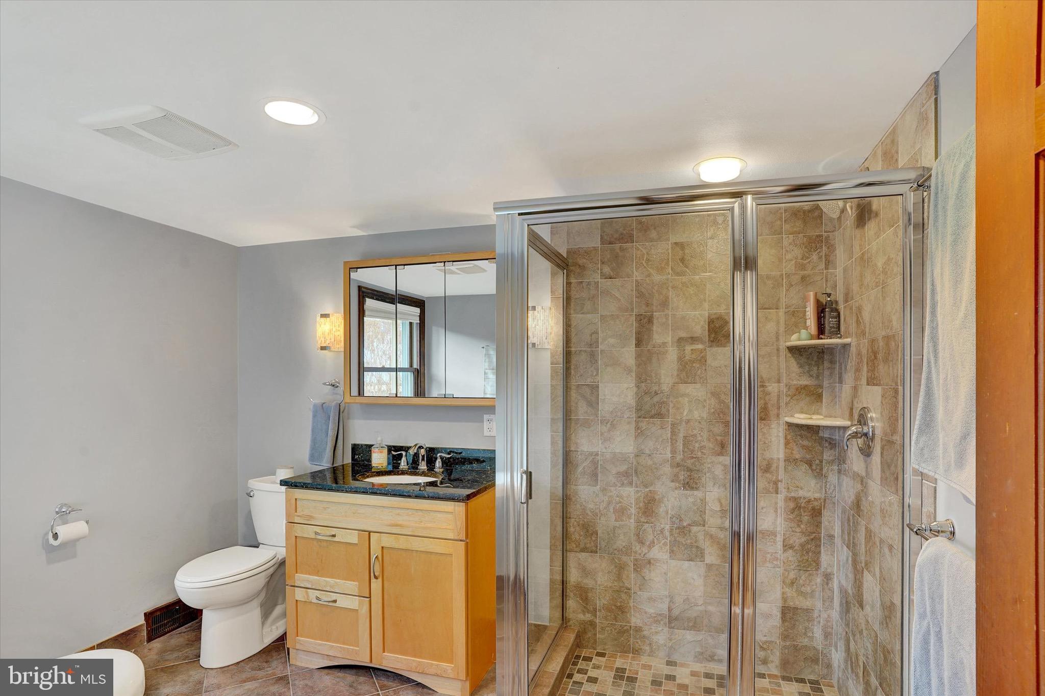 755 Fetters Mill Road Huntingdon Valley, PA 19006 - Photo 21 of 38 Primary bathroom