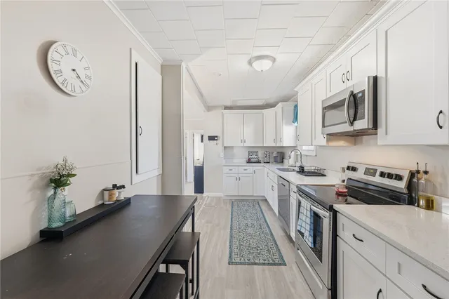 $2,500 | 213 St Louis Avenue, Woonsocket, RI 02895