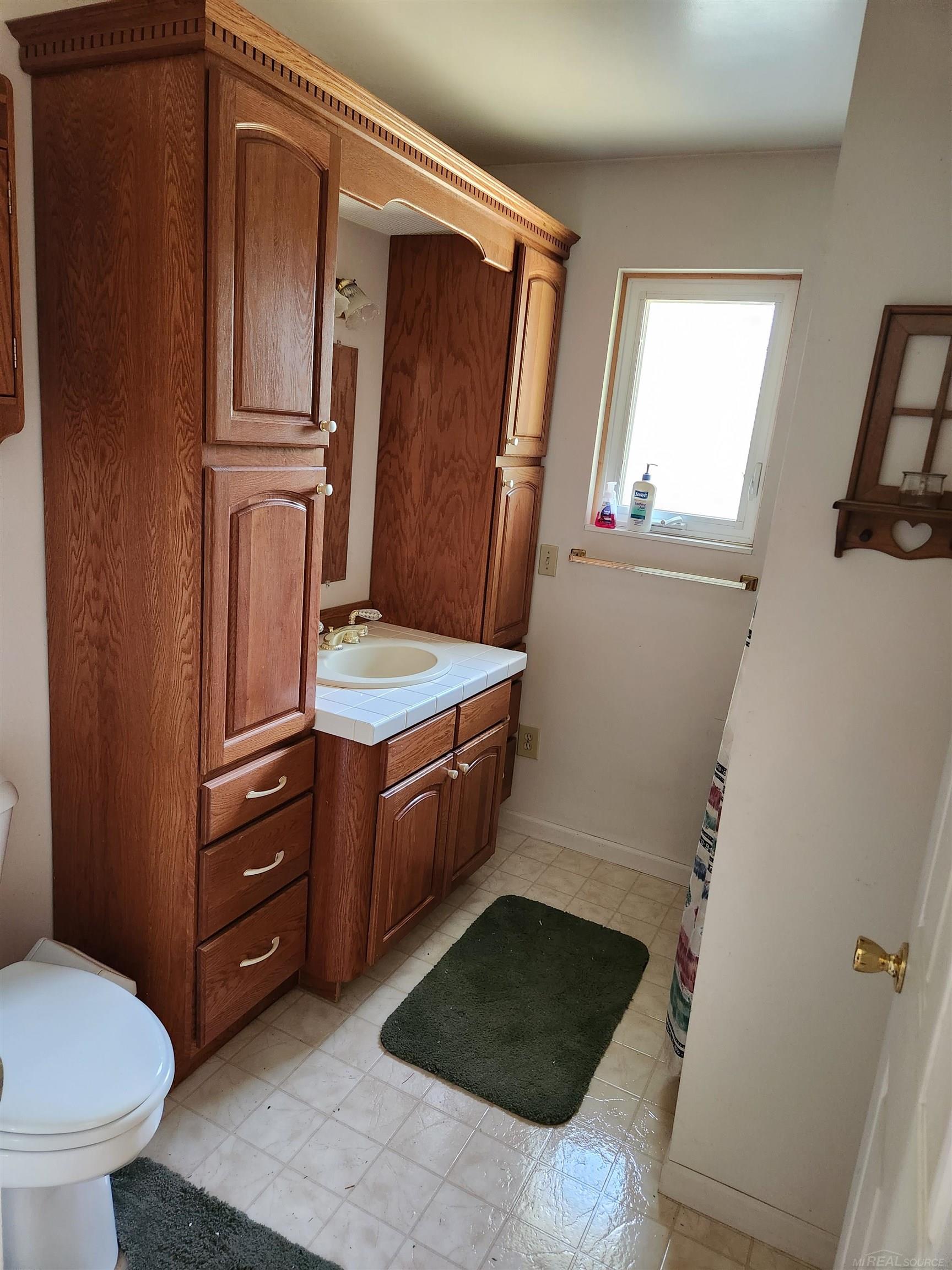 2131 Elmcrest Road Sterling Heights, MI 48310 - Photo 13 of 24 50111856-12.JPG