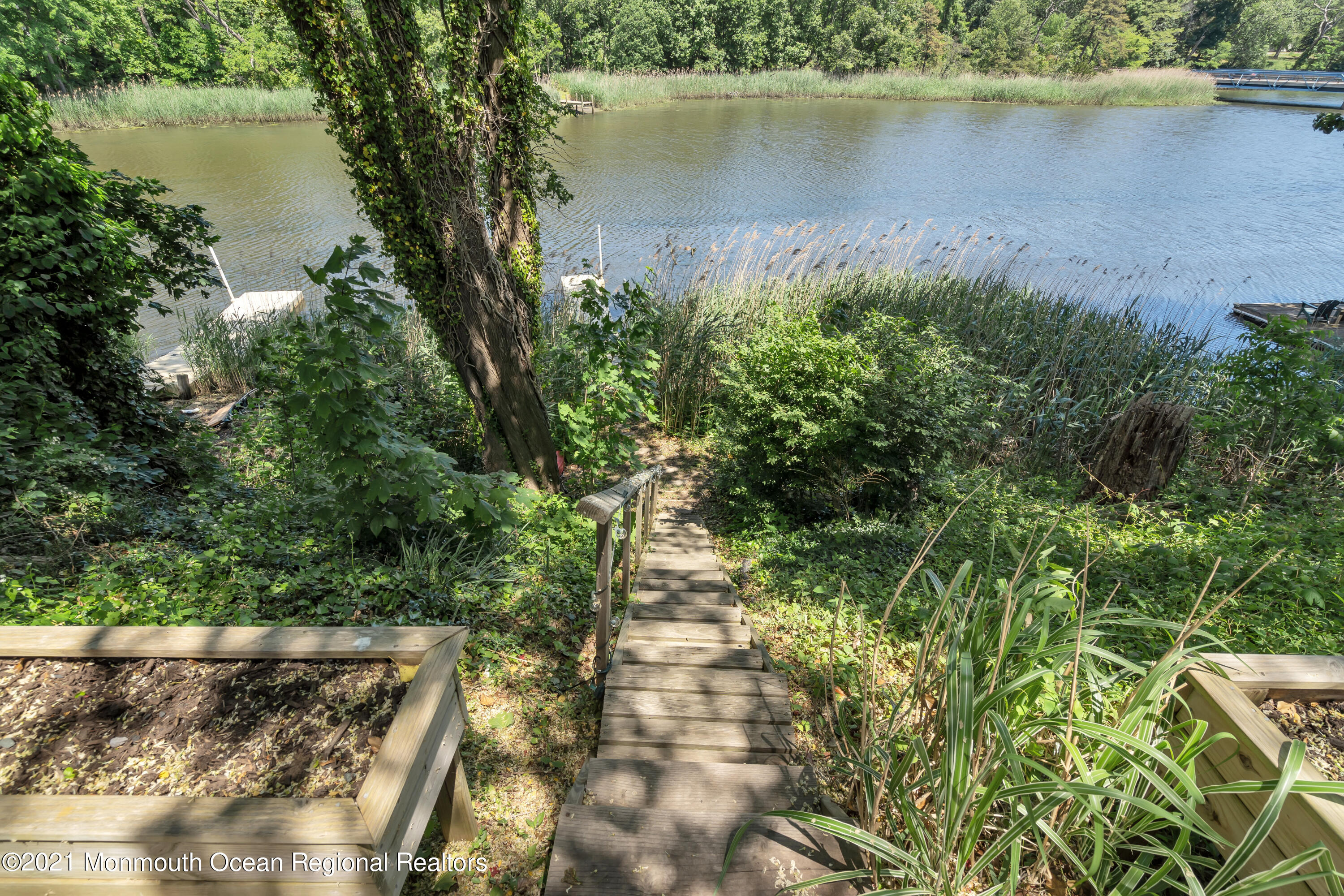 521 Locust Point Road Rumson, NJ 07760 - Photo 45 of 54 050_dsc03281