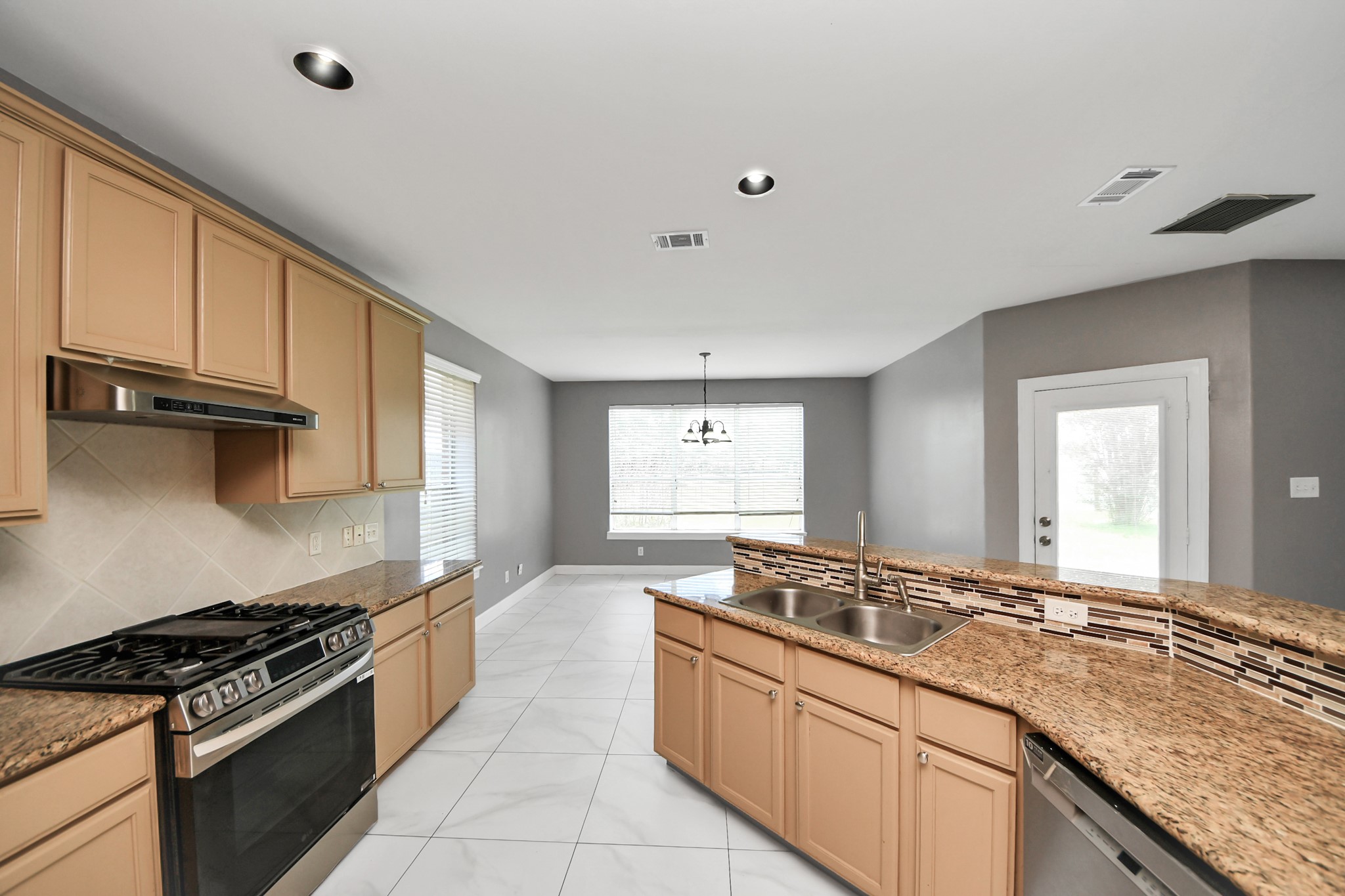 4610 Plum Forest Road Houston, TX 77084 - Photo 10 of 41