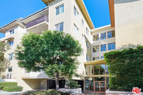 $599,000 | 13200 Pacific Promenade, Unit 322, Playa Vista, CA 90094