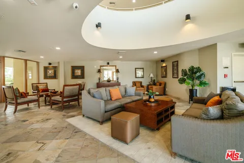 $599,000 | 13200 Pacific Promenade, Unit 322, Playa Vista, CA 90094