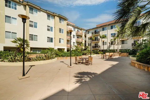 $599,000 | 13200 Pacific Promenade, Unit 322, Playa Vista, CA 90094