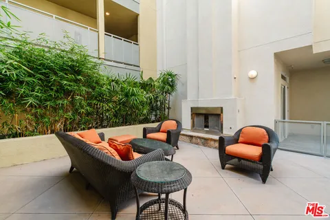 $599,000 | 13200 Pacific Promenade, Unit 322, Playa Vista, CA 90094