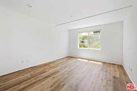 $599,000 | 13200 Pacific Promenade, Unit 322, Playa Vista, CA 90094