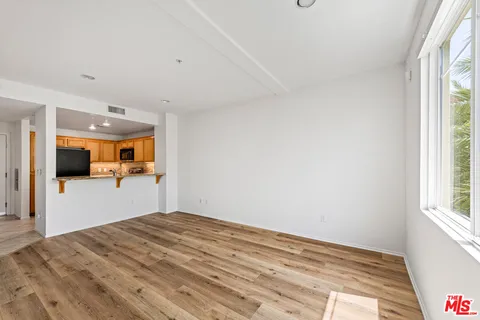 $599,000 | 13200 Pacific Promenade, Unit 322, Playa Vista, CA 90094