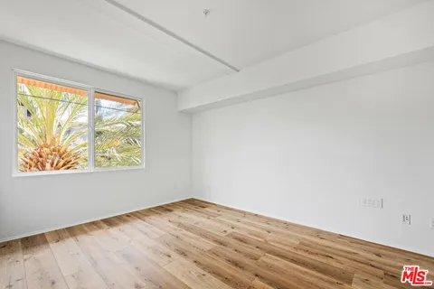 $599,000 | 13200 Pacific Promenade, Unit 322, Playa Vista, CA 90094
