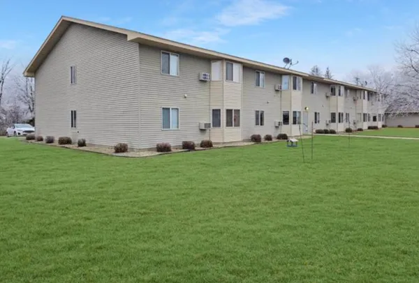 $850 | 150 Coleman Avenue, Unit 207, Eden Valley, MN 55329