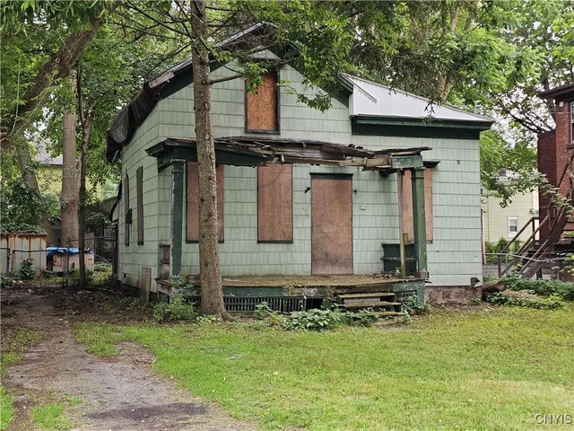 $49,900 | 717 Oswego Street, Utica, NY 13502