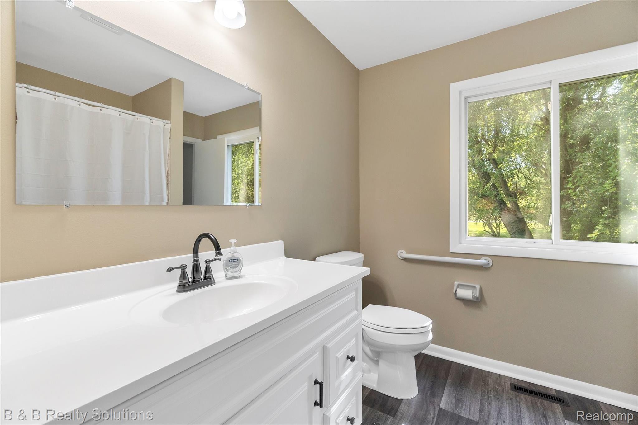 5150 Merwin Road Lapeer, MI 48446 - Photo 20 of 39 21-5150-Merwin-Rd-WindowStill-Real-Estate-Photography-21.jpg
