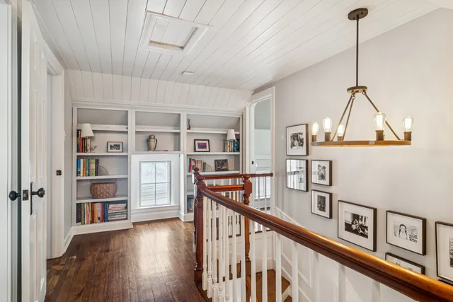 $1,250,000 | 526 South Grove Avenue, Barrington, IL 60010