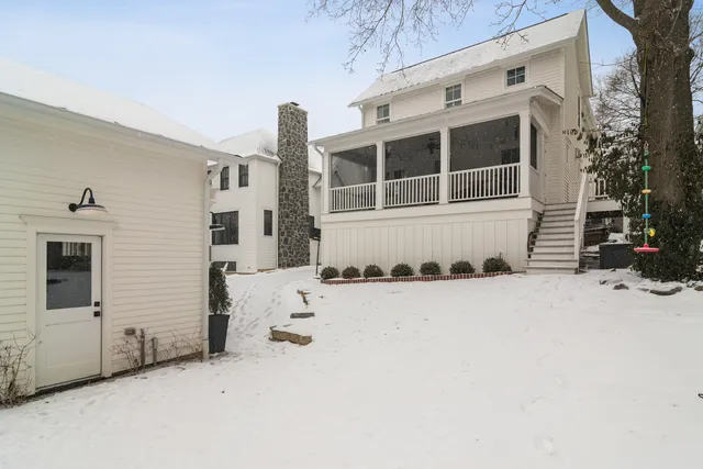 $1,250,000 | 526 South Grove Avenue, Barrington, IL 60010