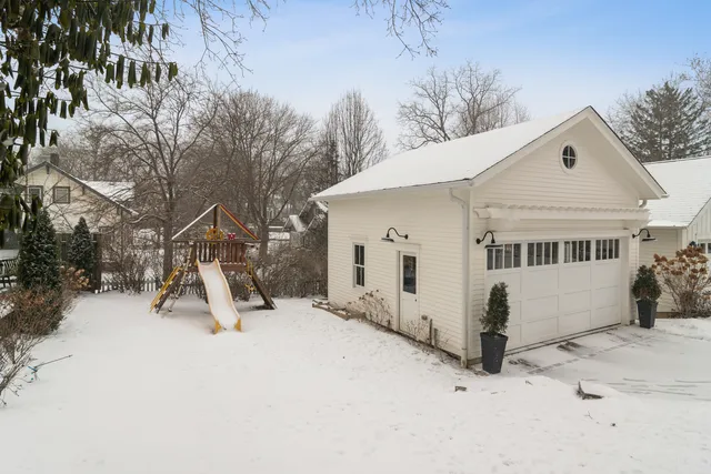 $1,250,000 | 526 South Grove Avenue, Barrington, IL 60010