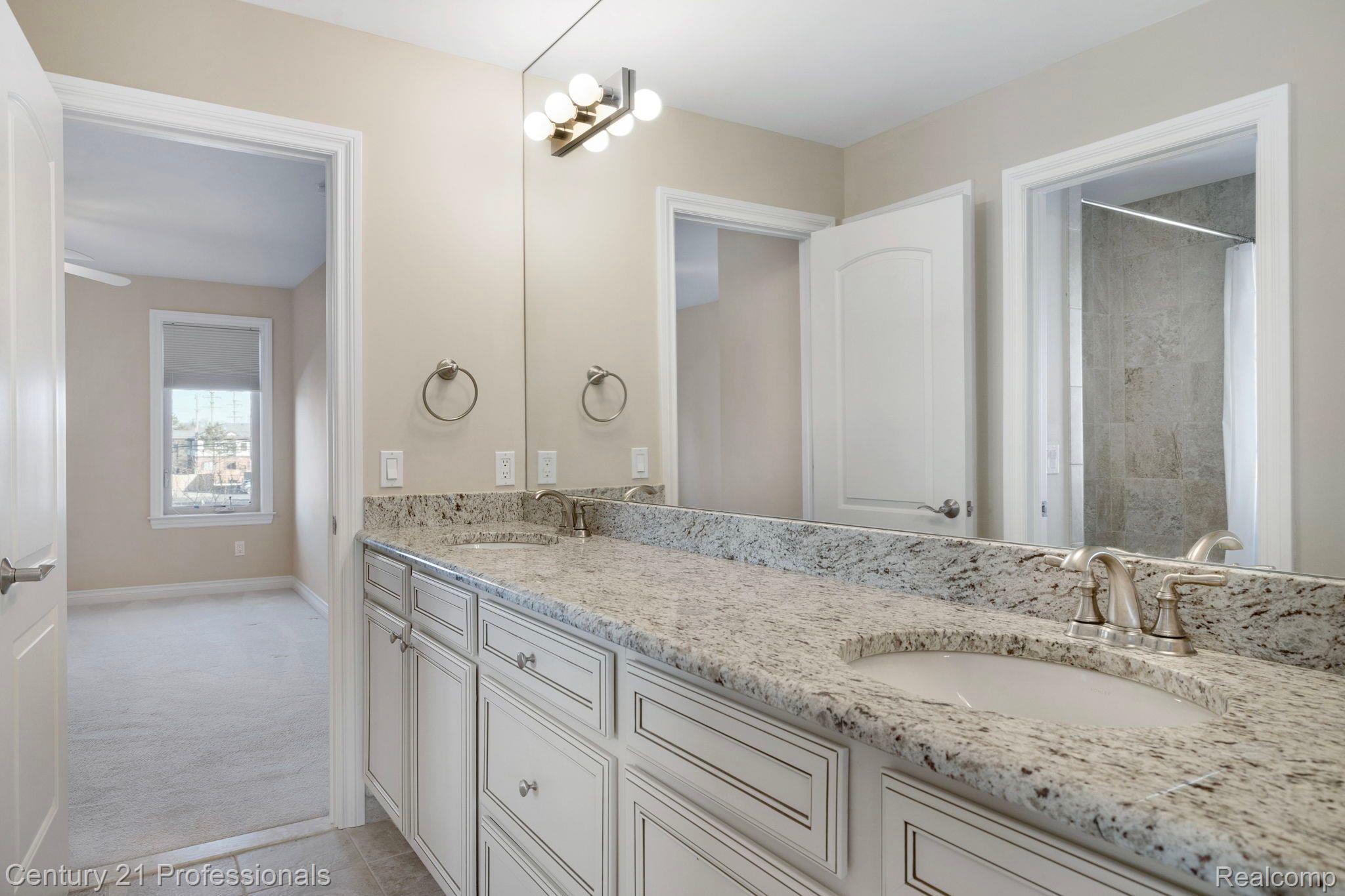 522 Oak Street Rochester, MI 48307 - Photo 30 of 49 Gallery Image 30