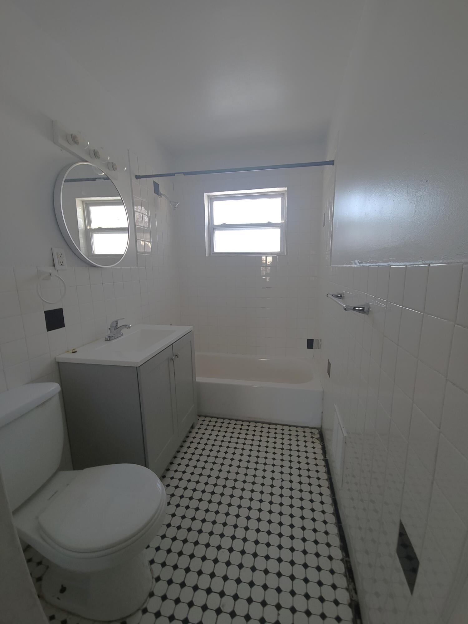 12505 Laing Street Detroit, MI 48224 - Photo 7 of 8 Bathroomnew