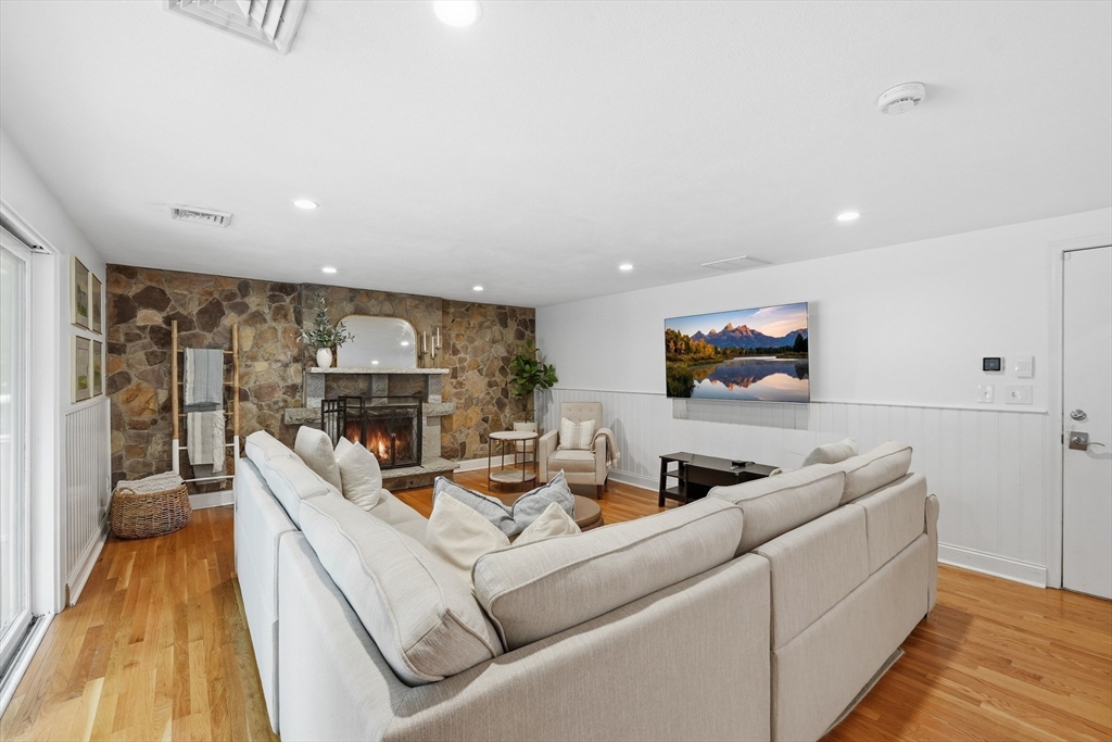 74 Framingham Road Marlborough, MA 01752 - Photo 13 of 41