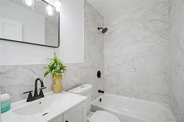 $179,900 | 12020 Lavida Avenue, St. Louis, MO 63138