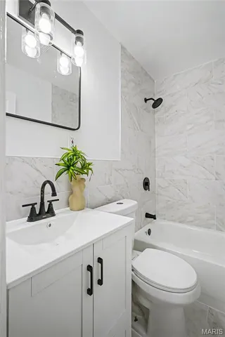 $179,900 | 12020 Lavida Avenue, St. Louis, MO 63138