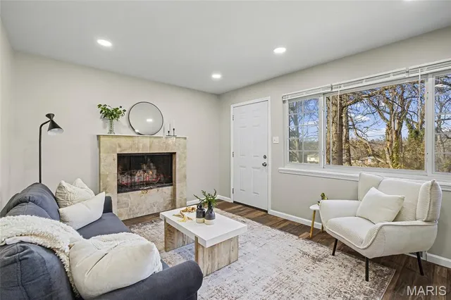 $179,900 | 12020 Lavida Avenue, St. Louis, MO 63138