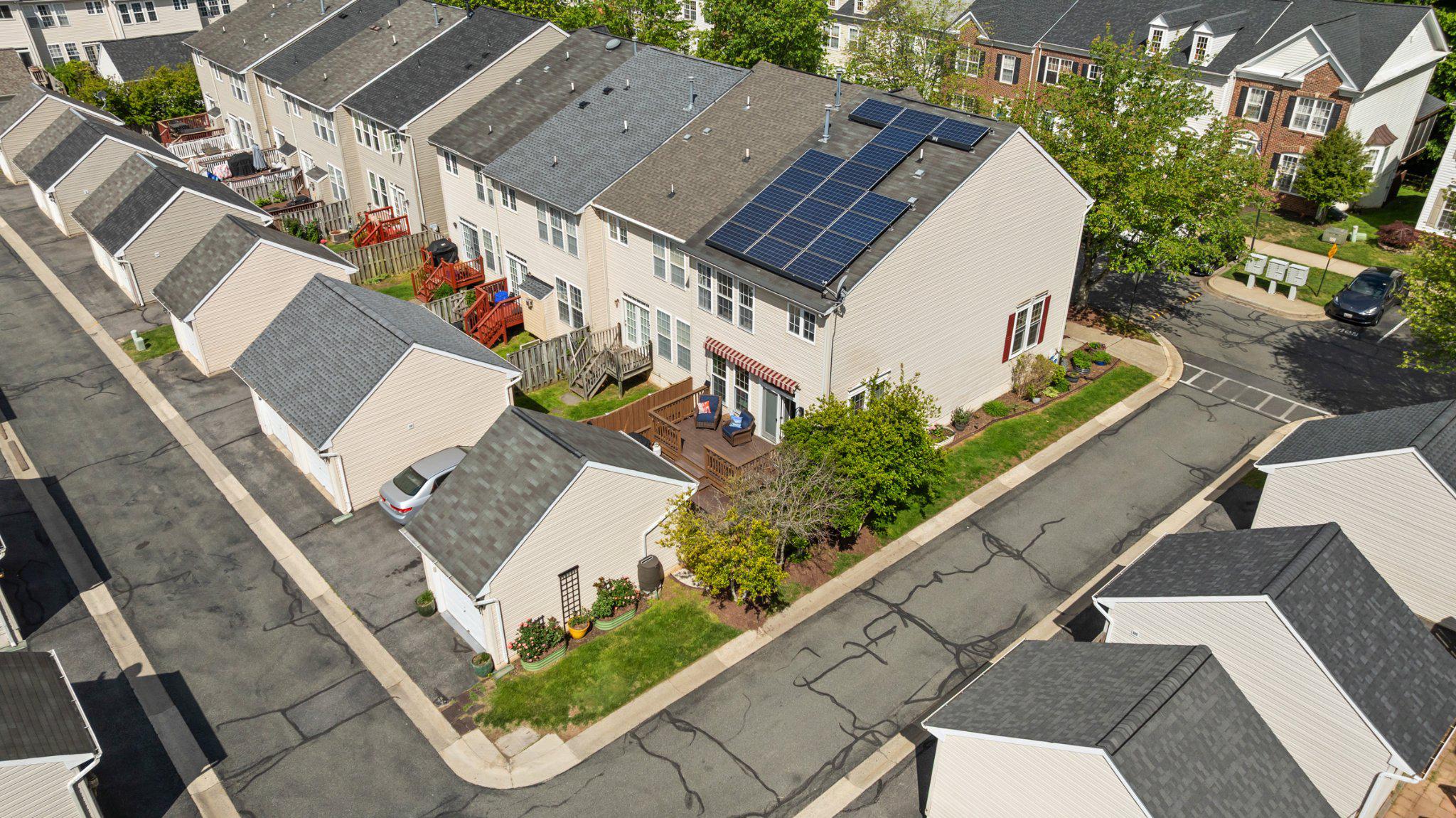 13916 Lullaby Road Germantown, MD 20874 - Photo 43 of 45 Aerial view of house.