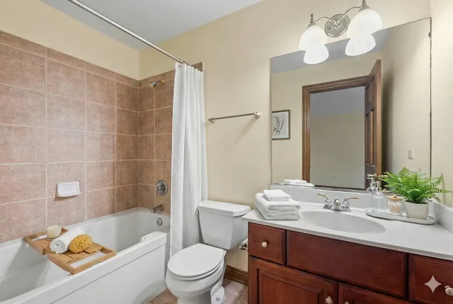 $900,000 | 884 Twin Elms Lane, Batavia, IL 60510