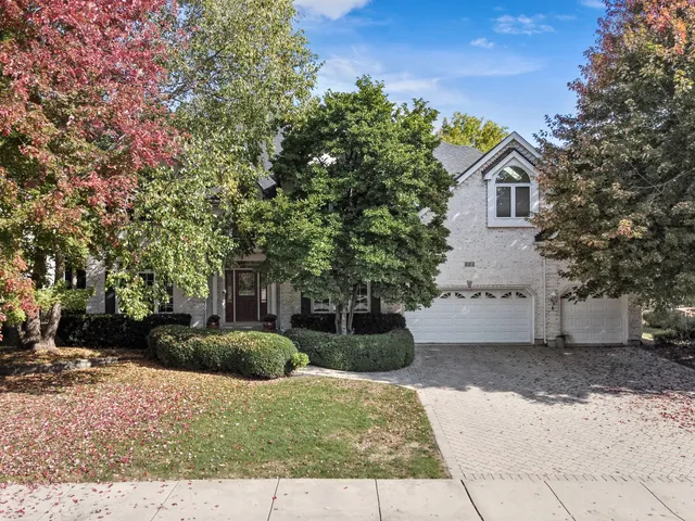 $900,000 | 884 Twin Elms Lane, Batavia, IL 60510