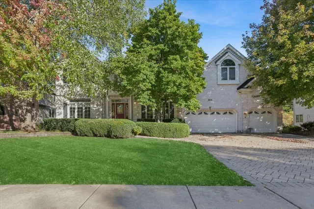 $900,000 | 884 Twin Elms Lane, Batavia, IL 60510