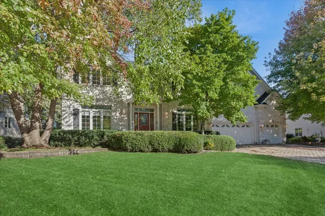 $900,000 | 884 Twin Elms Lane, Batavia, IL 60510