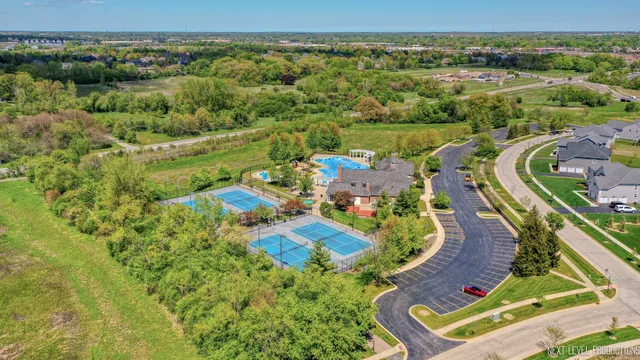 $900,000 | 884 Twin Elms Lane, Batavia, IL 60510