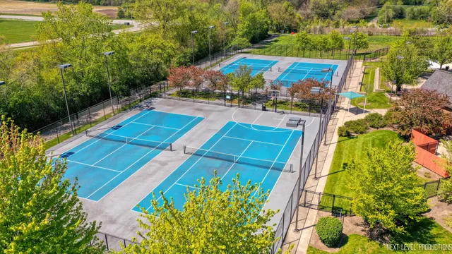 $900,000 | 884 Twin Elms Lane, Batavia, IL 60510