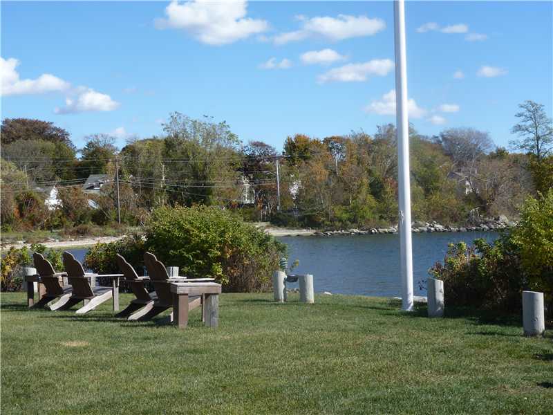 27 Poppasquash Road, Unit 27 Bristol, RI 02809 - Photo 19 of 20 View.