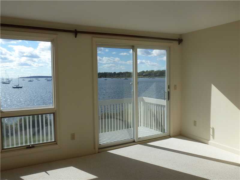 27 Poppasquash Road, Unit 27 Bristol, RI 02809 - Photo 10 of 20 Living Room.