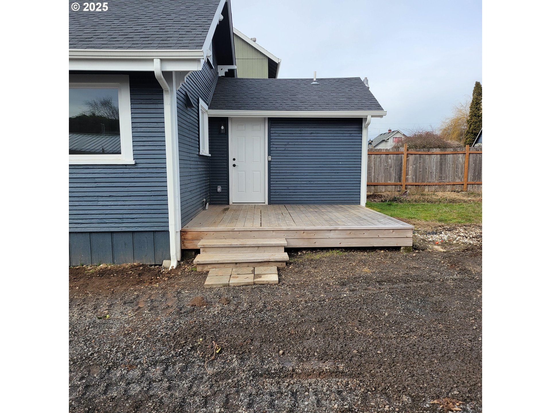80 South 21st Street St. Helens, OR 97051 - Photo 27 of 28 a view of a back yard of the house